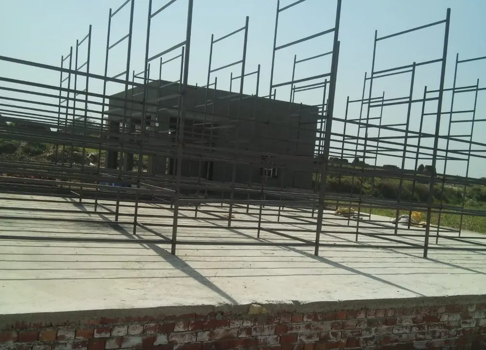 Rack frames standing on a MushroomWale site